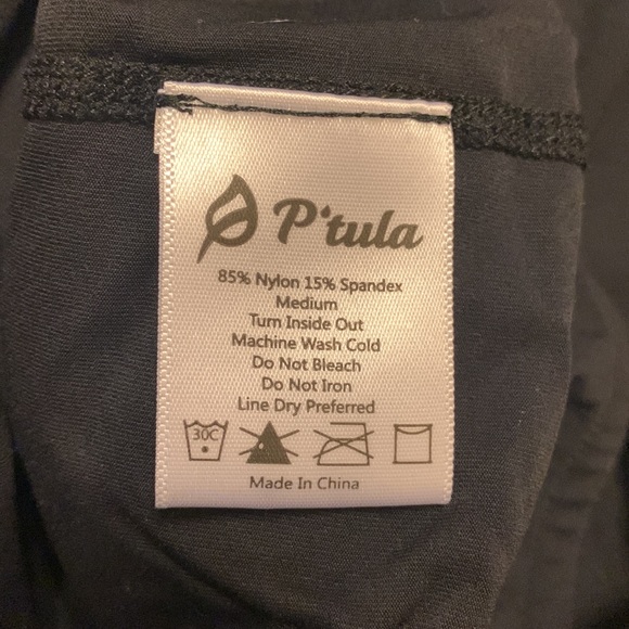 2 workout tops with open backs - Picture 14 of 15